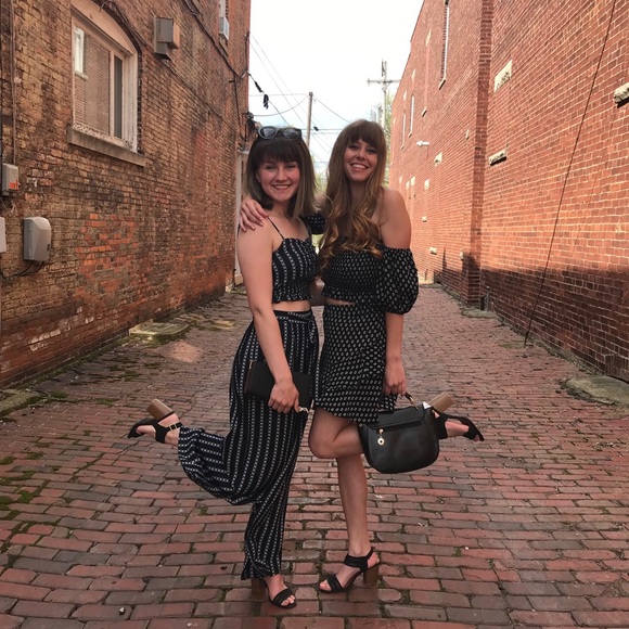 Gorgeous skirt set - Picture 3 of 4